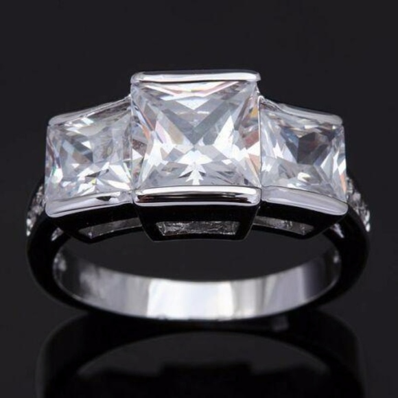 Three Stones CZ Engagement Ring Sz 6 - Picture 4 of 5